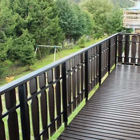Chalet Familial Sur Les Hauteurs Avec Parking Proche Pistes - Fr-1-814-73 *